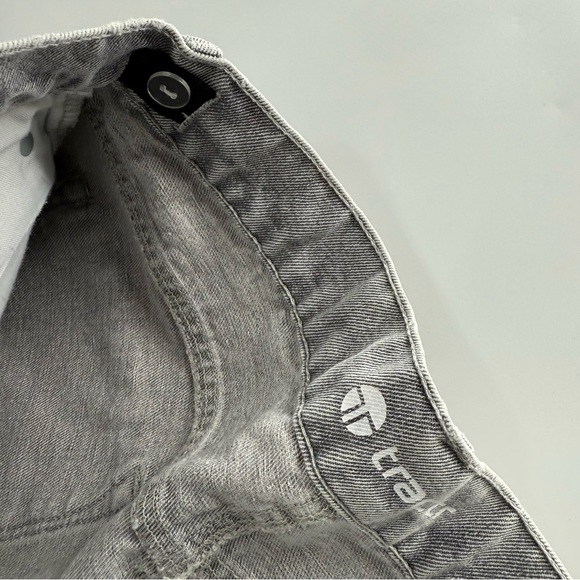 Tractr Gray Straight Jeans with Natural Distressing - Picture 6 of 11